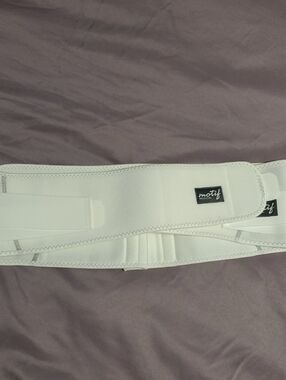 Motif White Women's Support Belt